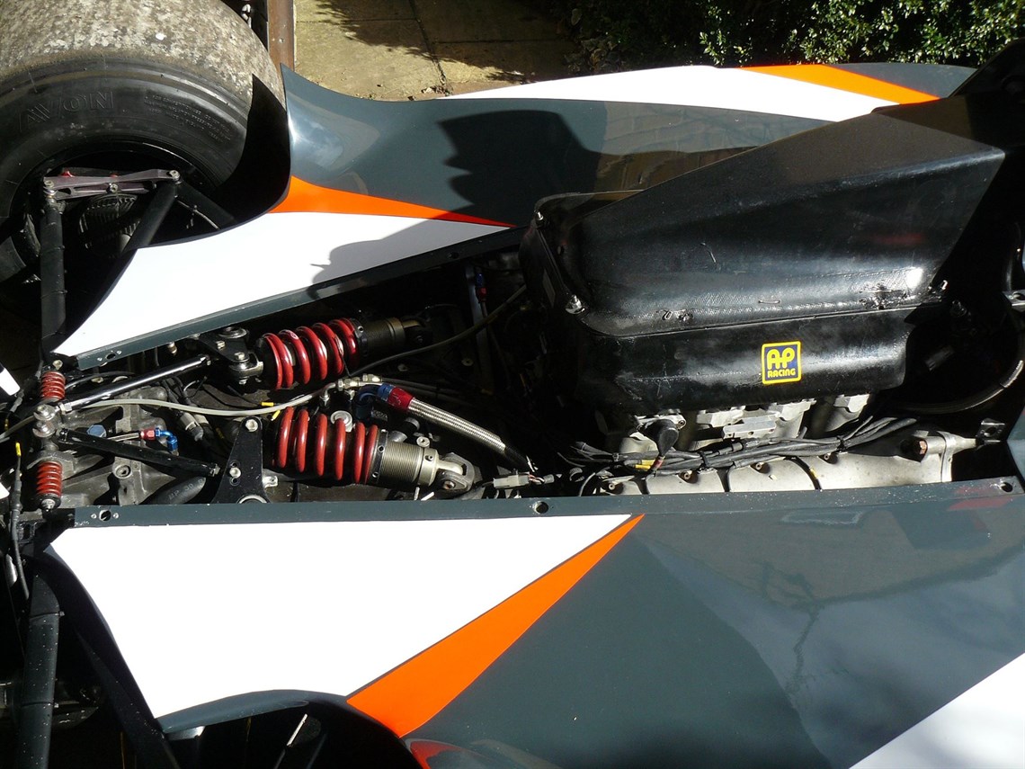 lola-b9950-f3000-2004---sold