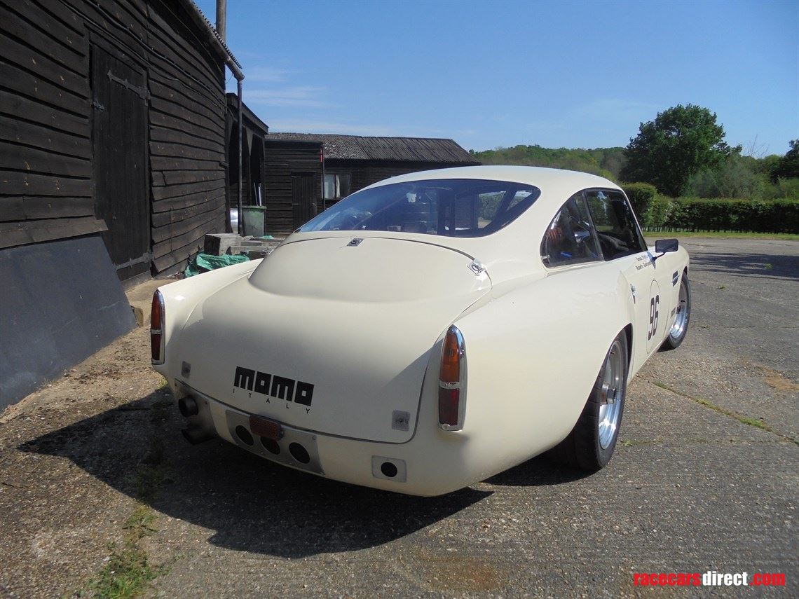 aston-martin-db4-lightweight