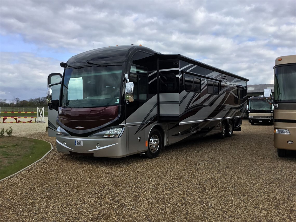 fleetwood-revolution-motorhome-42w