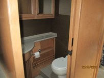 fleetwood-revolution-motorhome-42w