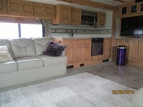 fleetwood-revolution-motorhome-42w