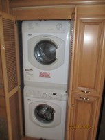 fleetwood-revolution-motorhome-42w