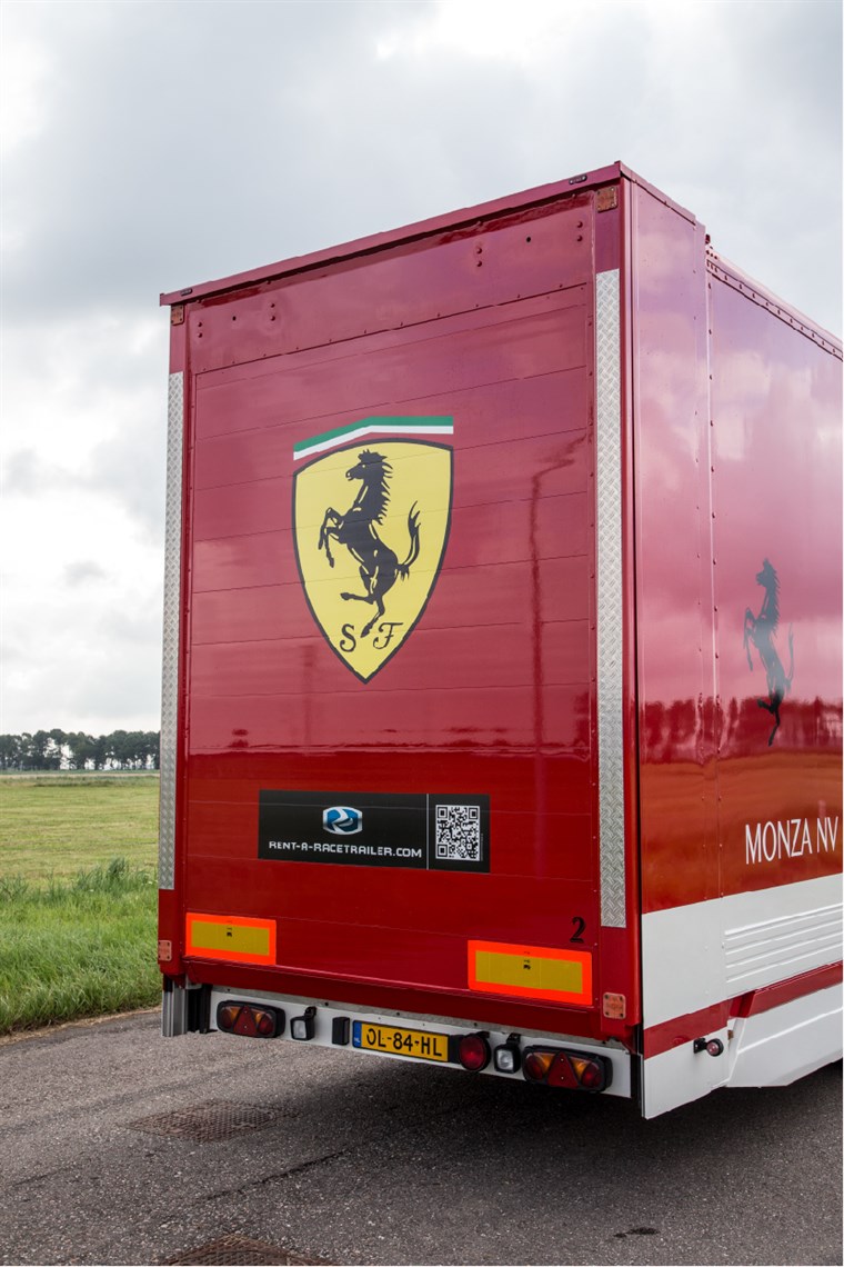 ferrari-racetrailer-double-deck-will-fit-5-to