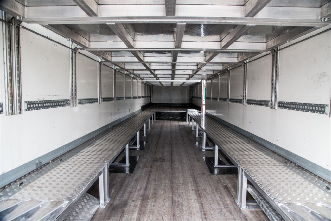 ferrari-racetrailer-double-deck-will-fit-5-to