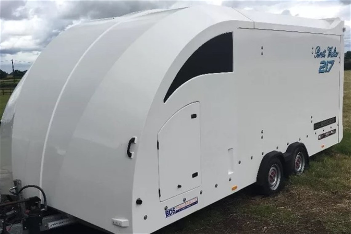 brian-james-race-transporter-4