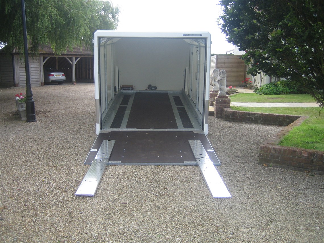 brian-james-rt4-tilt-bed-trailer