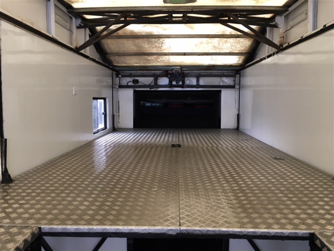 scania-18t-rigid-3-car-transporter-with-livin