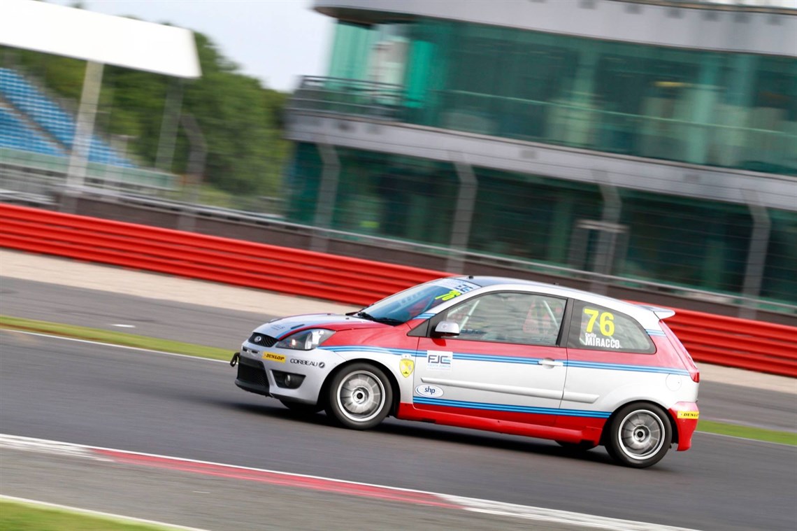 2-x-ford-fiesta-st150