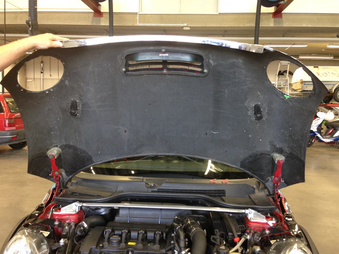 mini-challenge-r56-car-modified-for-endurance