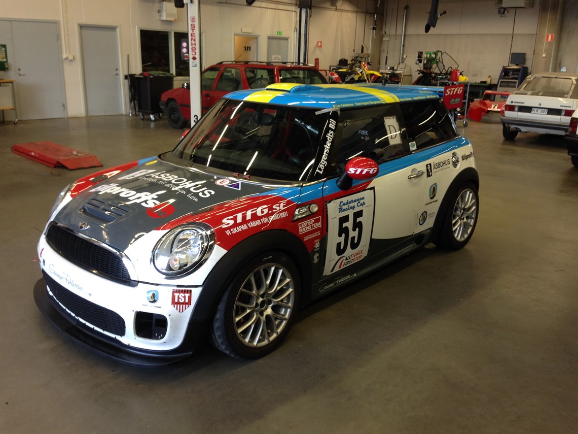 mini-challenge-r56-car-modified-for-endurance
