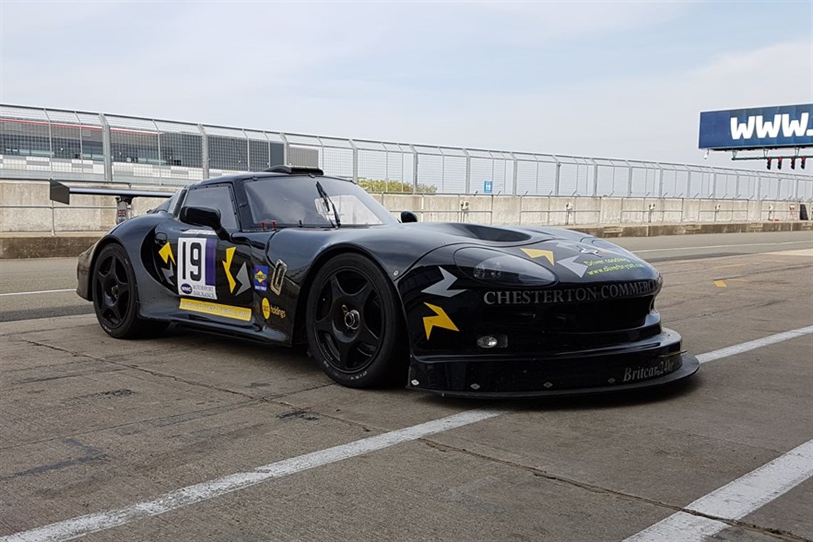 marcos-mantis-gt3-car