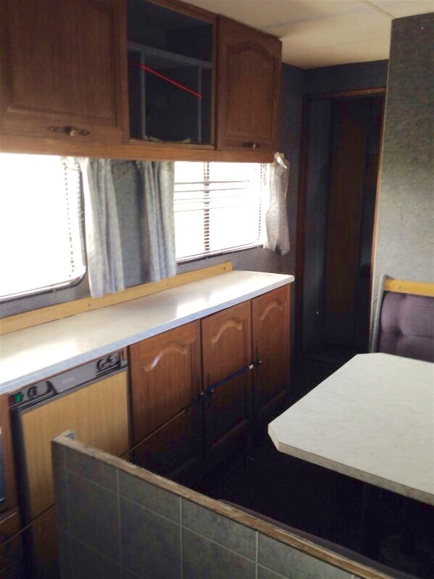 race-car-transporter-not-including-tractor-un