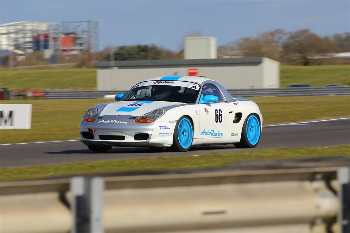 porsche-boxster-32s-race-car
