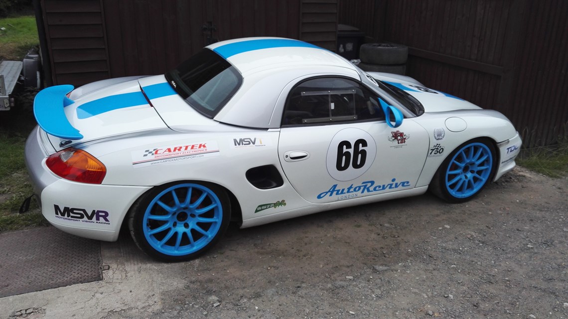 porsche-boxster-32s-race-car