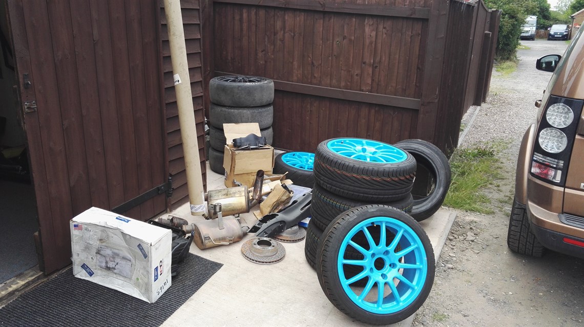 porsche-boxster-32s-race-car