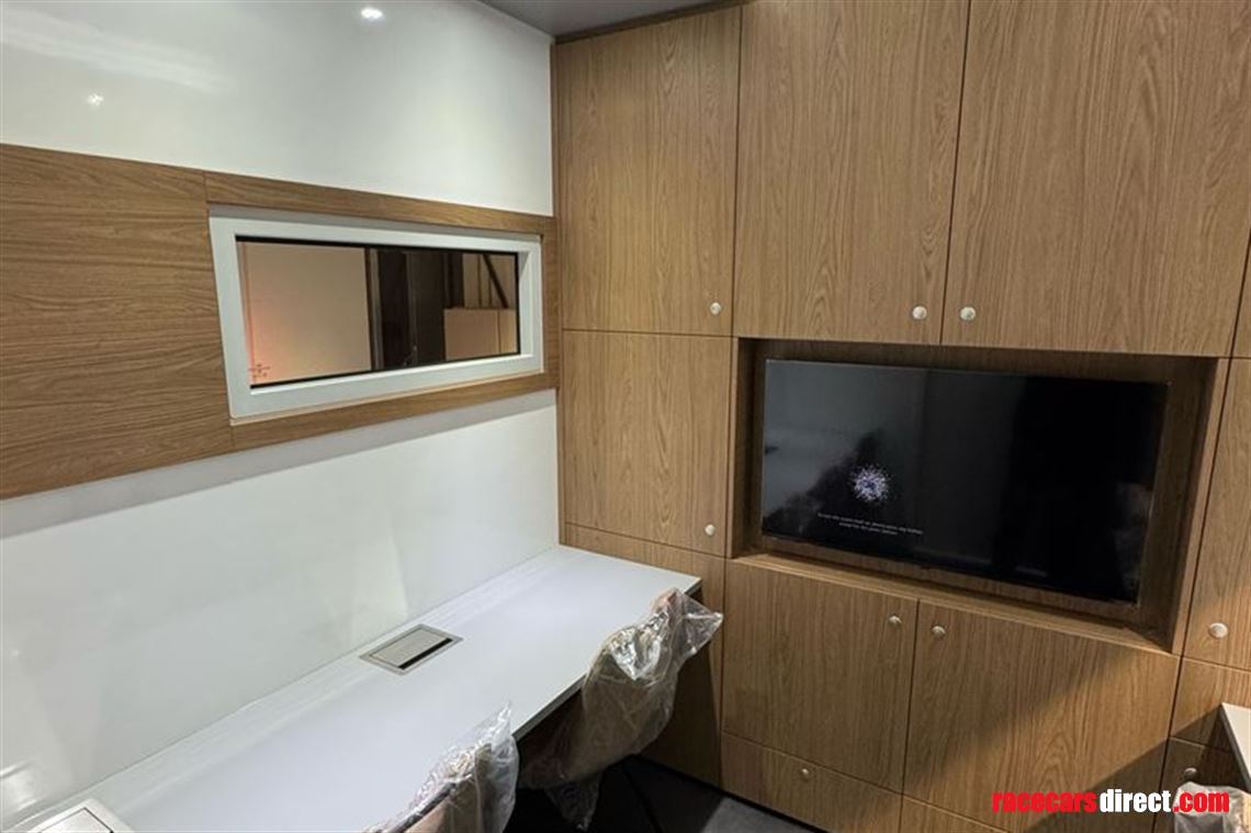 racetrailercom-engineers-office-with-up-to-4