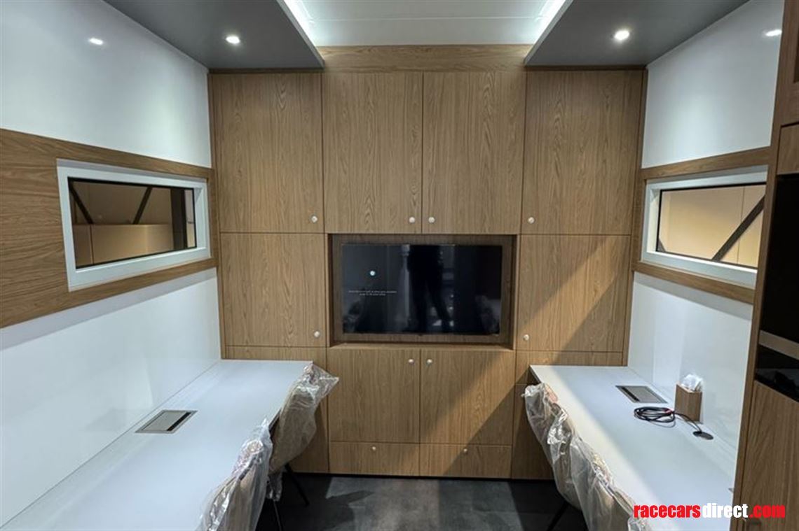 racetrailercom-engineers-office-with-up-to-4