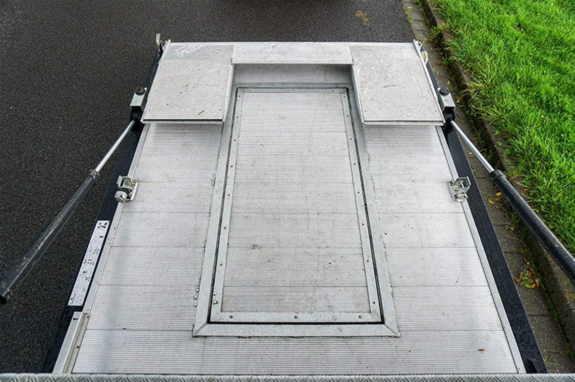 racetrailer-2-large-awnings-fit-4-cars-fresh