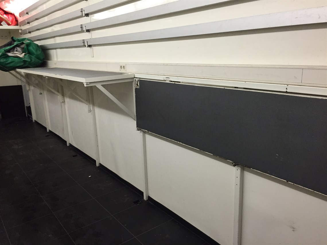 racetrailer-2-large-awnings-fit-4-cars-fresh