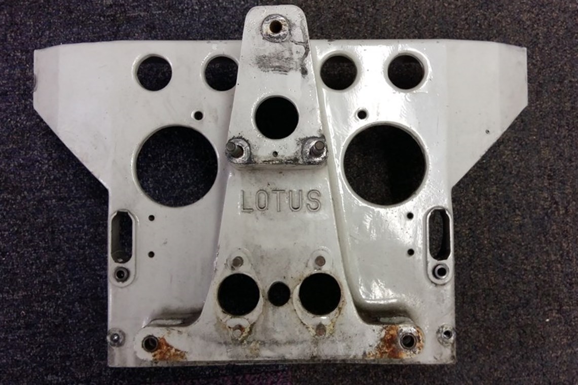 formula-vauxhall-opel-lotus-front-casting