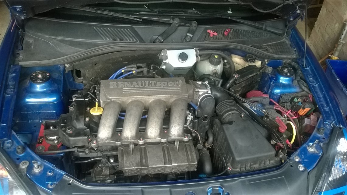 750mc-renault-clio-182-championship-car