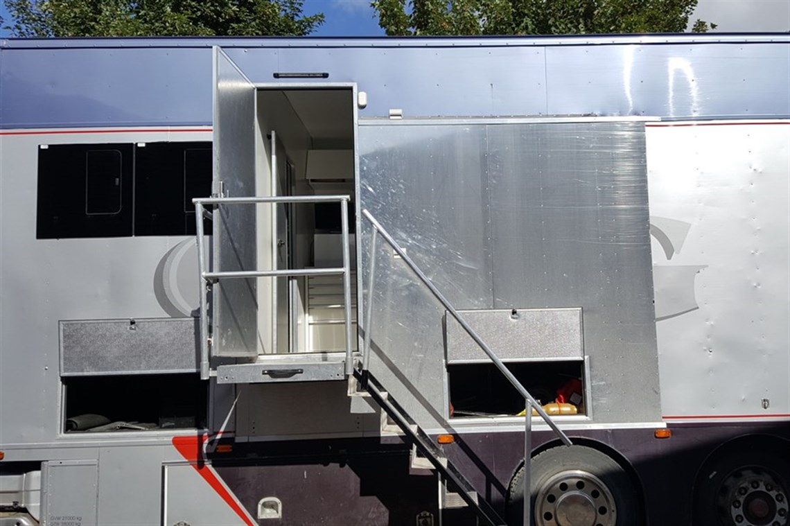 21-tonne-race-truck-price-drop