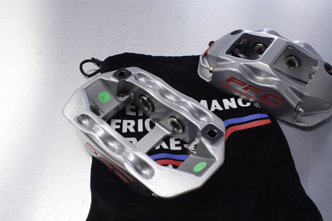 2-performance-friction-calipers-zr34