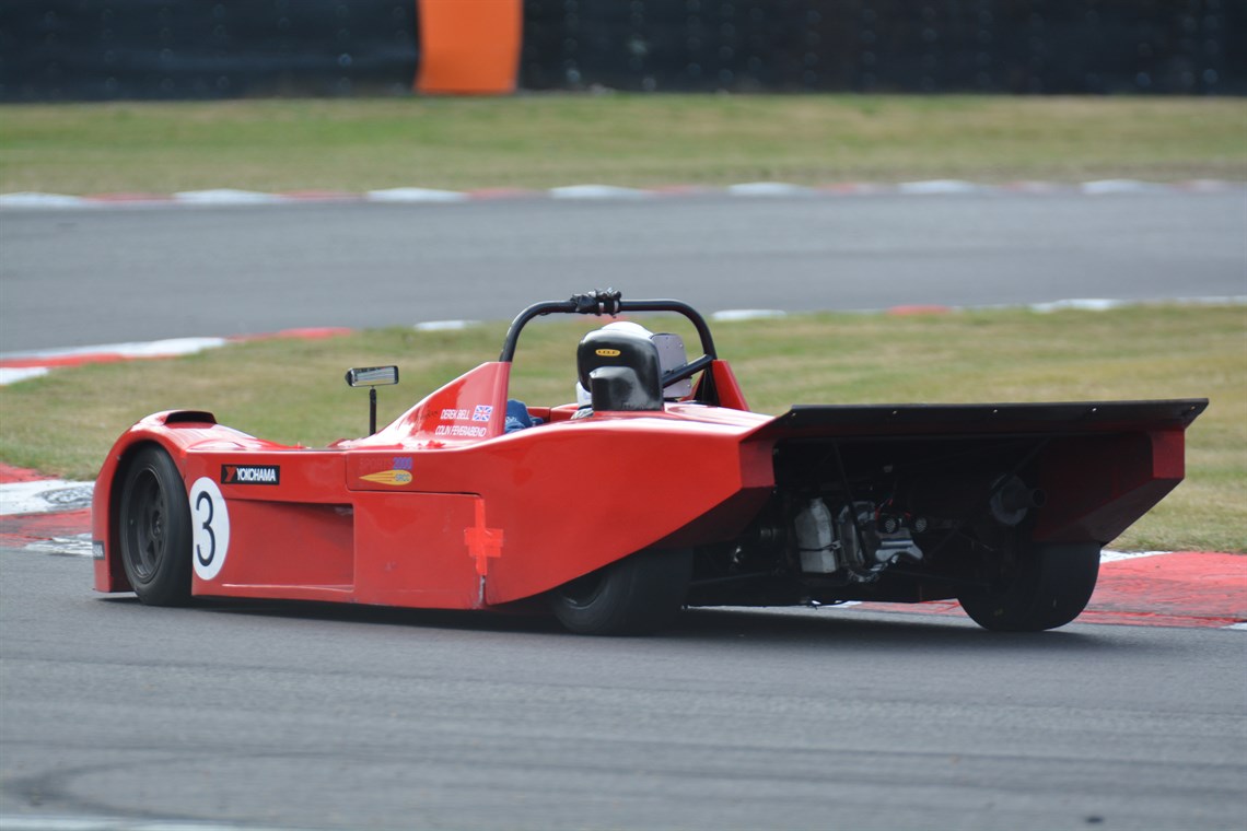 sports-2000-lola-t9090