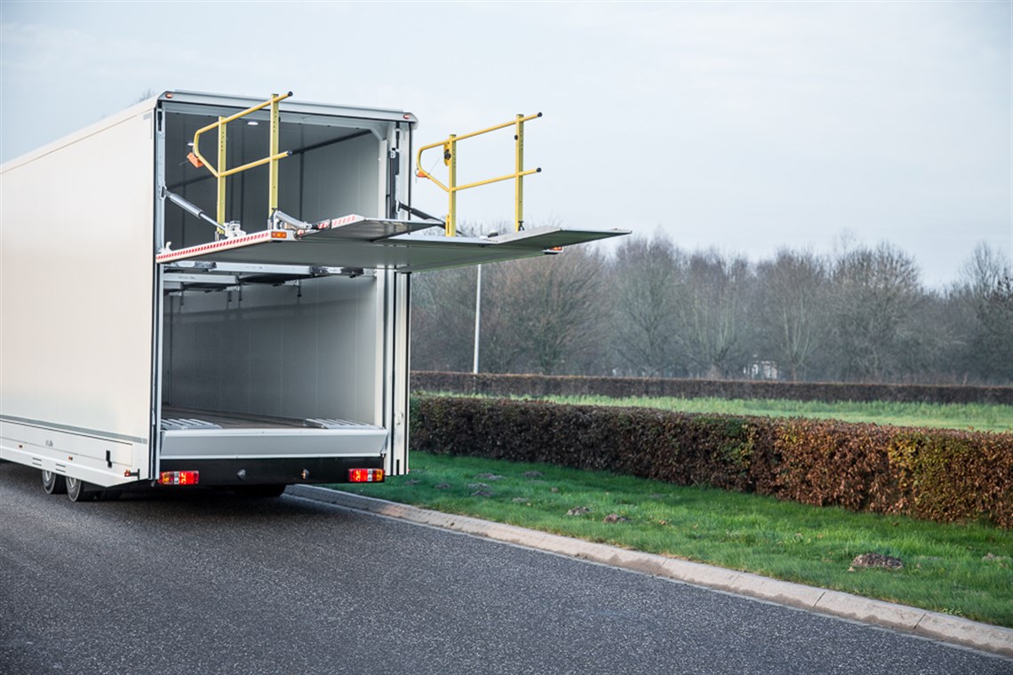 2015-racetrailer-with-office-and-2nd-flex-dec