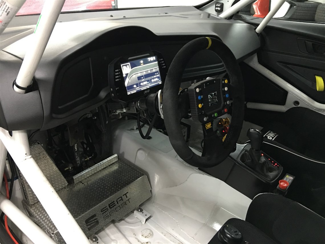 2015-seat-leon-eurocup-factory-race-car---cha