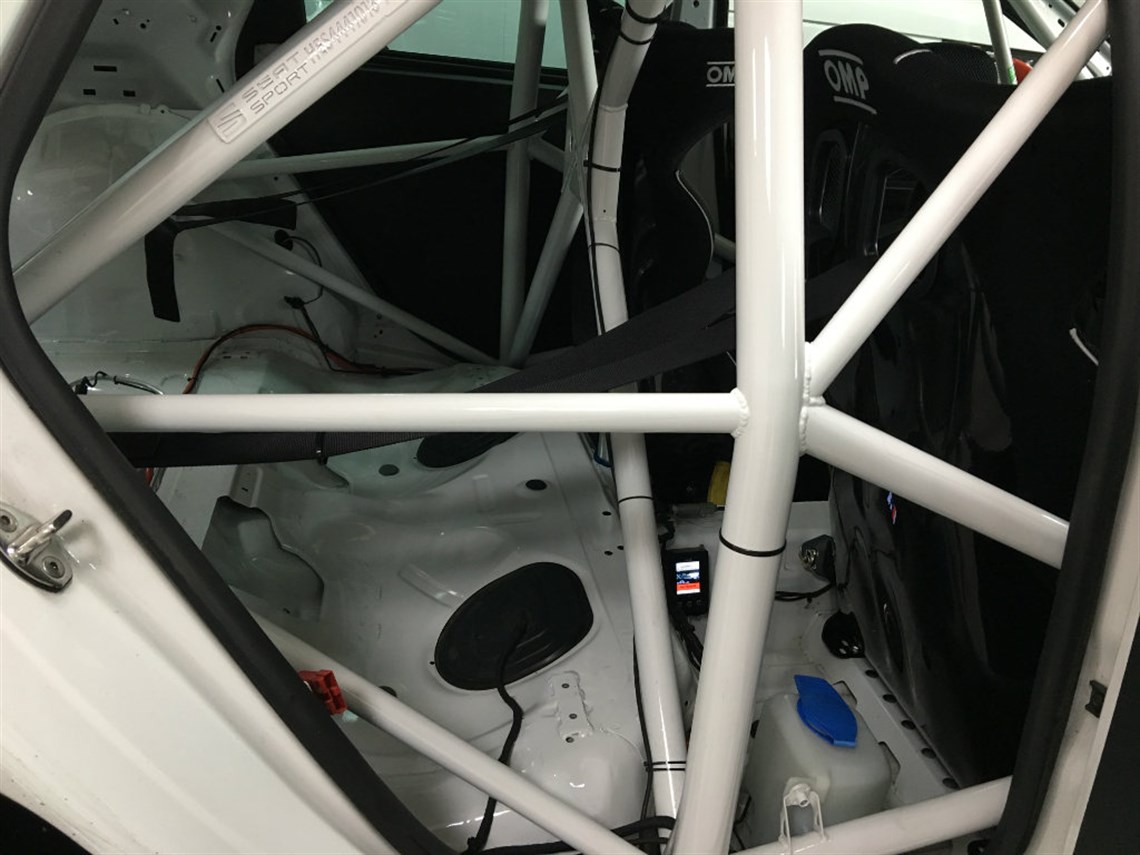 2015-seat-leon-eurocup-factory-race-car---cha