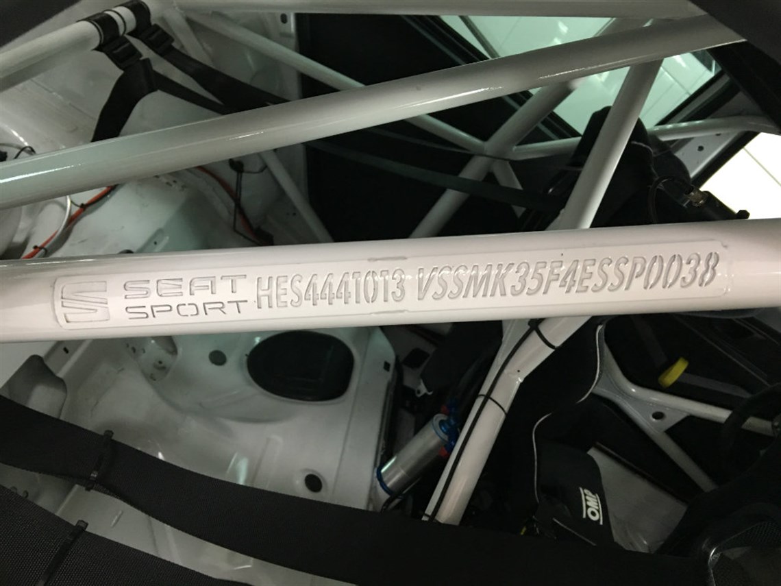 2015-seat-leon-eurocup-factory-race-car---cha