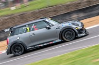 mini-challenge-jcw-race-car