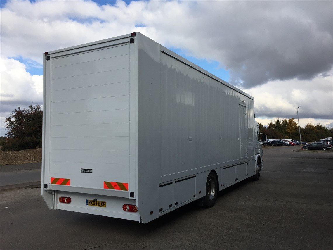 scania-18t-race-2-car-motorsport-transporter