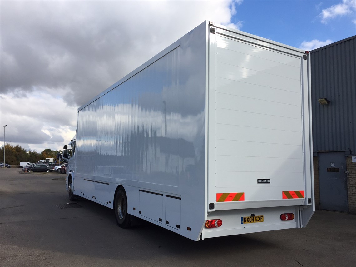 scania-18t-race-2-car-motorsport-transporter