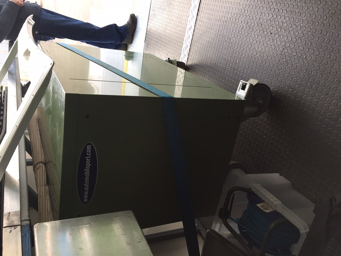 scania-18t-race-2-car-motorsport-transporter