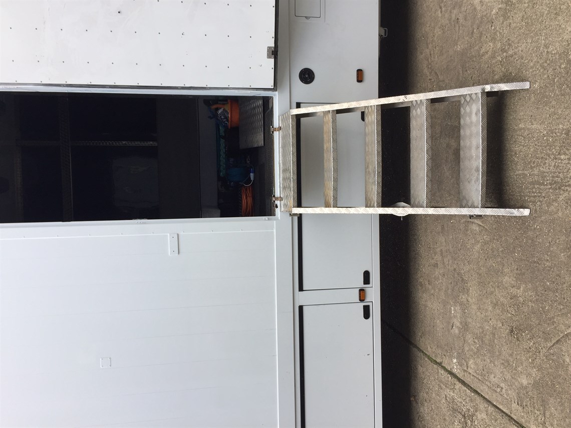 scania-18t-race-2-car-motorsport-transporter