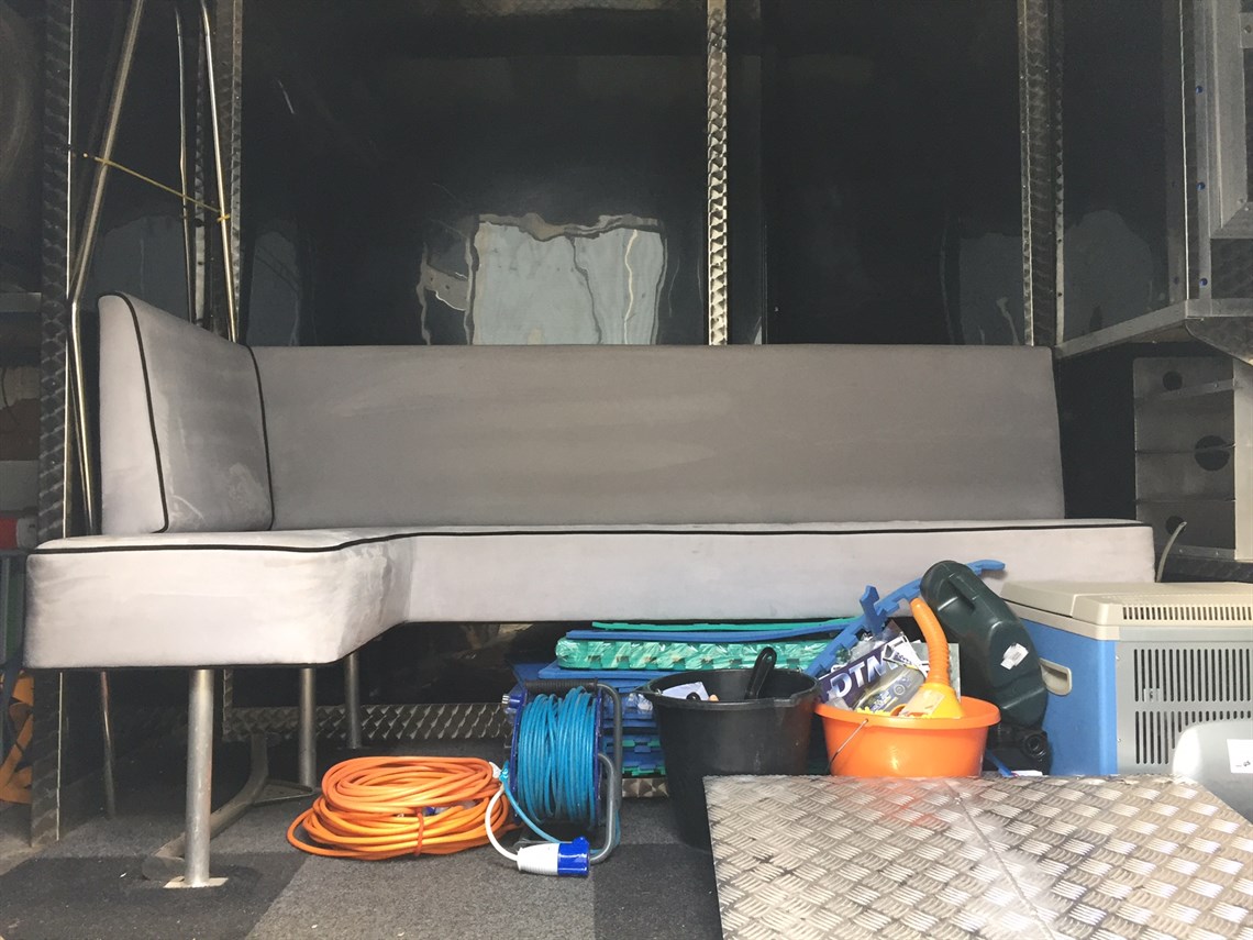 scania-18t-race-2-car-motorsport-transporter