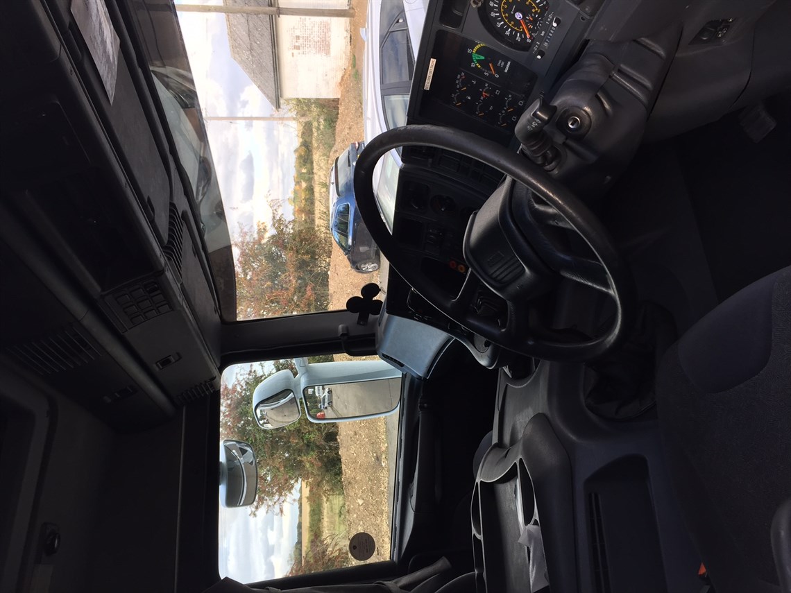 scania-18t-race-2-car-motorsport-transporter