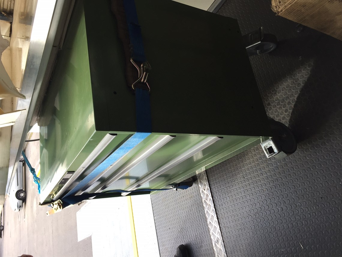 scania-18t-race-2-car-motorsport-transporter