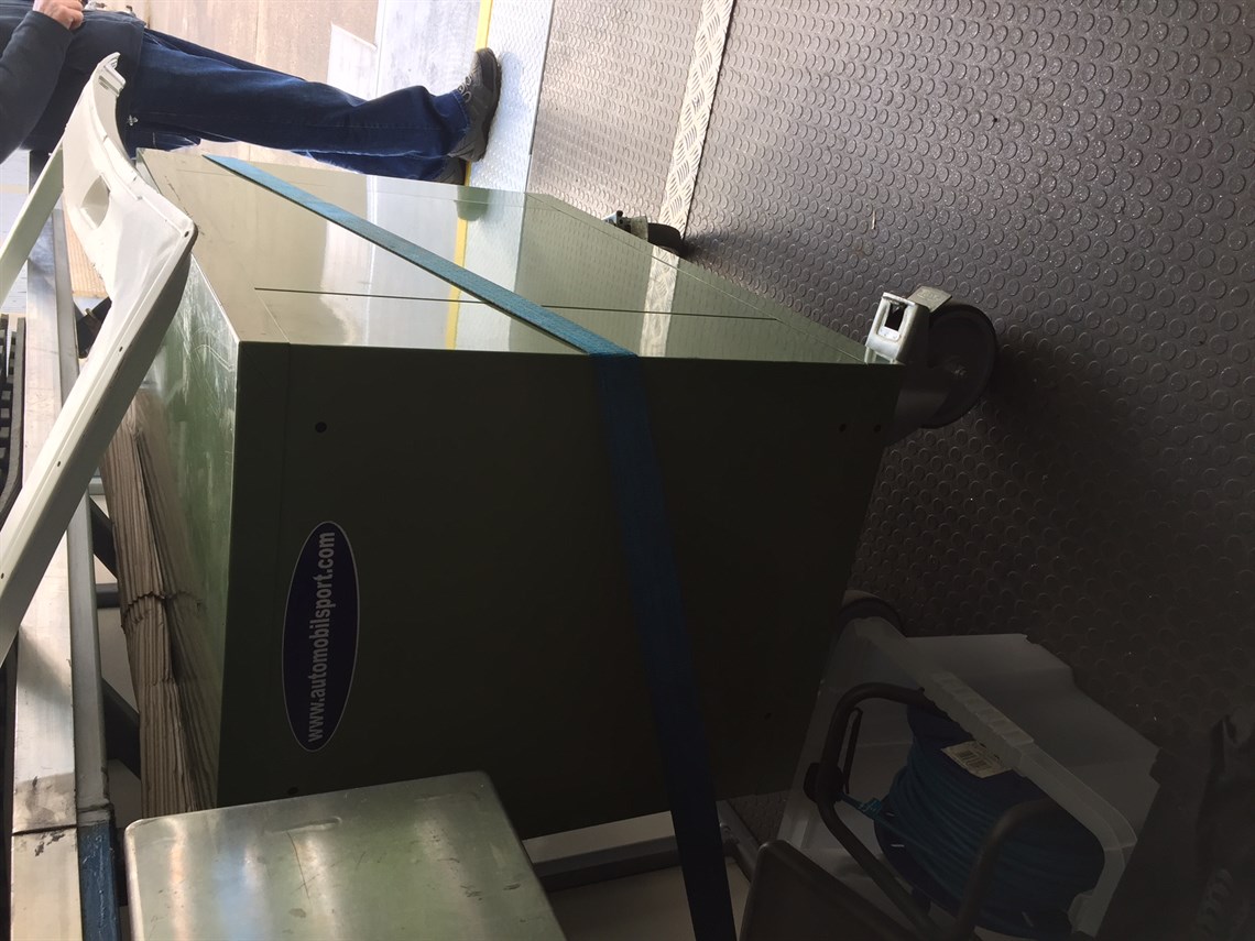 scania-18t-race-2-car-motorsport-transporter