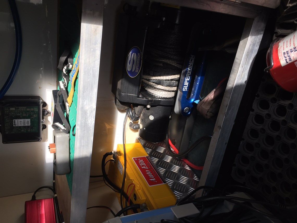 scania-18t-race-2-car-motorsport-transporter