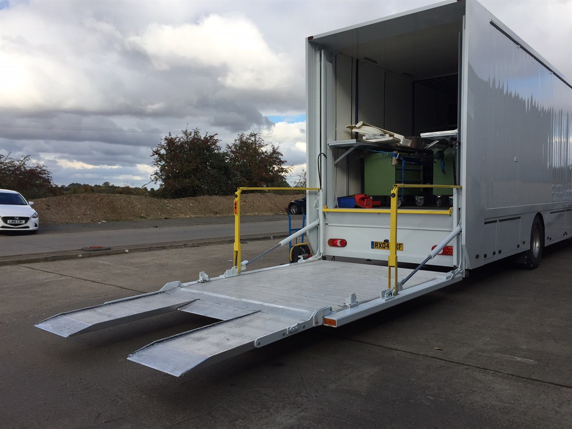 scania-18t-race-2-car-motorsport-transporter