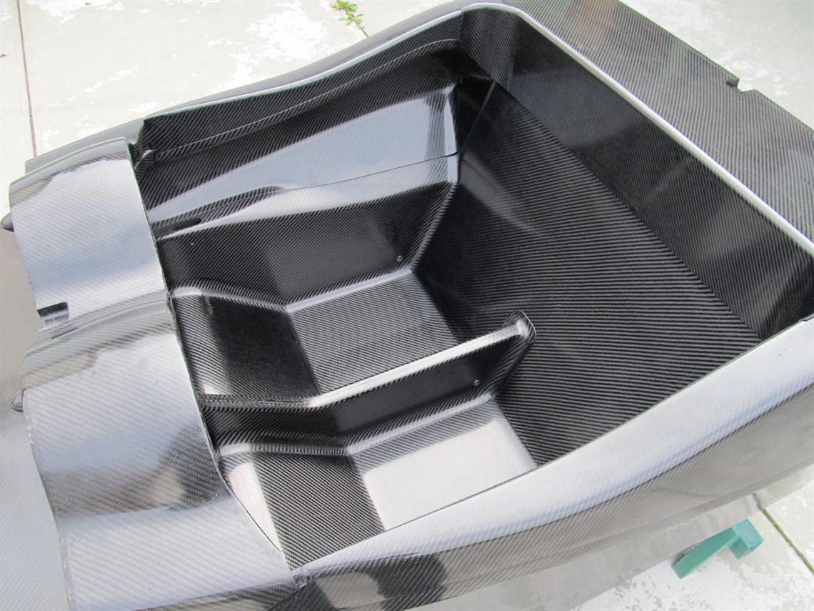 srof-s6-sports-car-2017