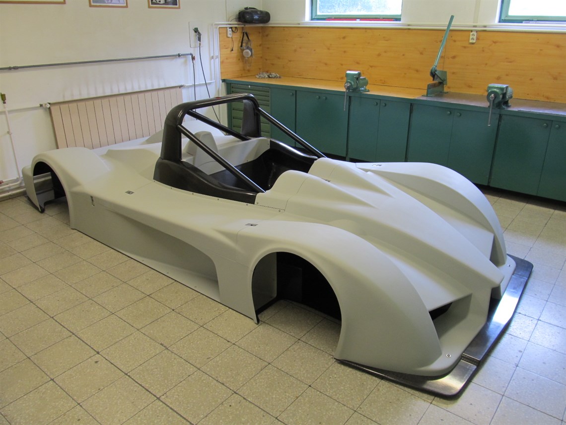 srof-s6-sports-car-2017