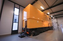 renault-f1-pump-up-office-racetrailer-incl-ma