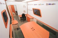 renault-f1-pump-up-office-racetrailer-incl-ma