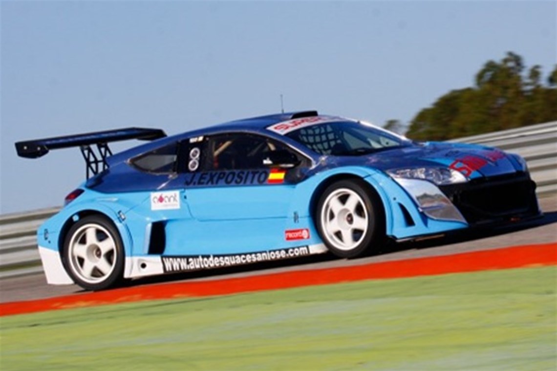 megane-trophy-v6-evo3