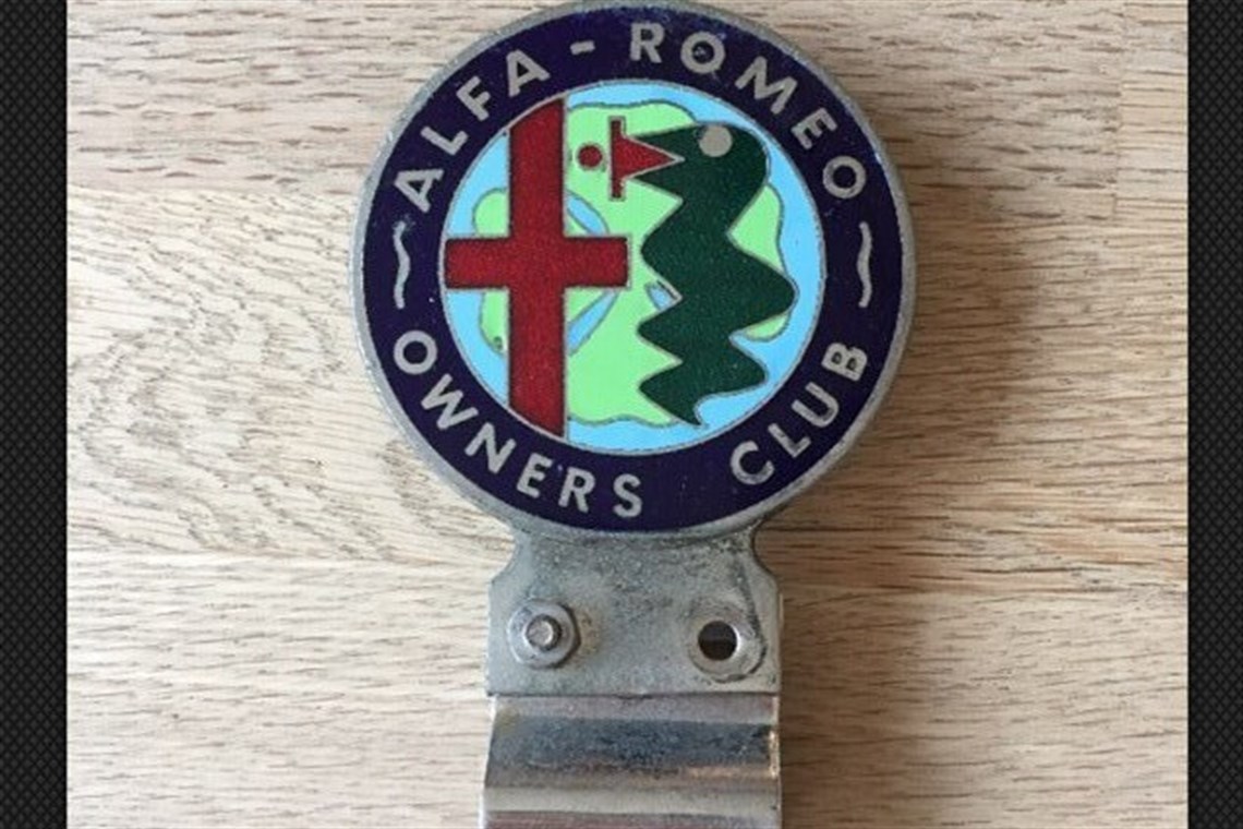 vintage-original-alfa-romeo-owners-club-badge