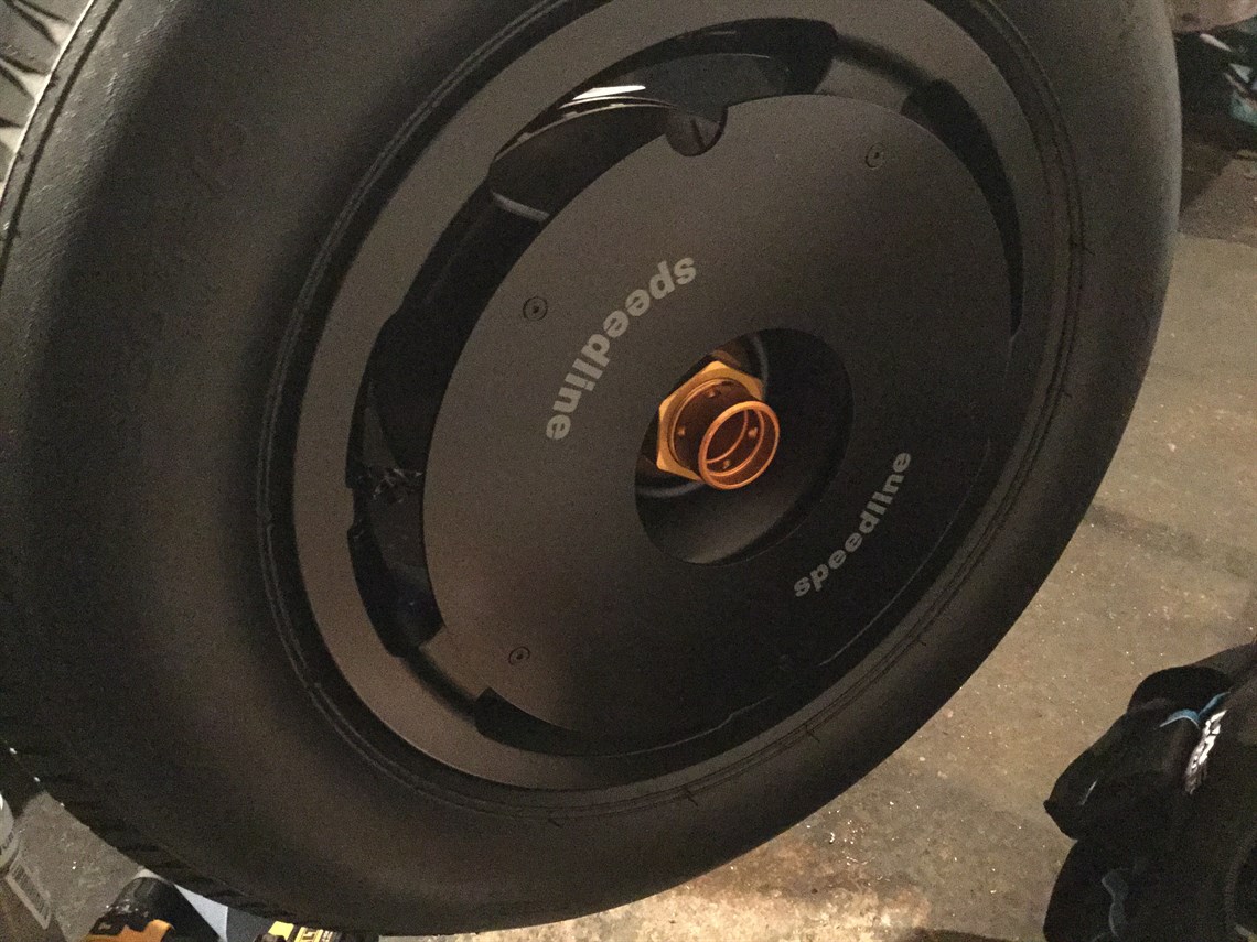 formula-classic-rolling-chassis